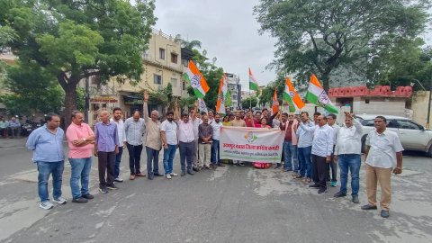 Haldwani Incident: Washing and Performing Havan at Kharge’s Rally Venue Sparks Fierce Protests by Dehat Congress; Strict Action Demanded