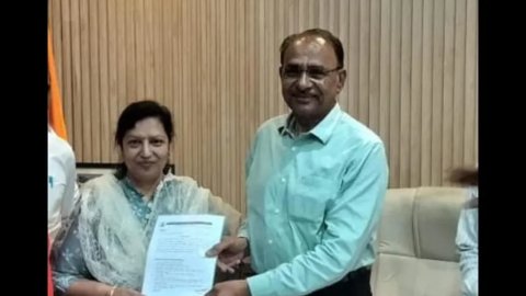 Chancellor Bhanwar Lal Gurjer Acts on Representations, Dr. Manju Mandot Takes Charge
