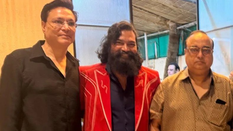 Sunny Super Sound में ‘बंटवारा’ की स्पेशल स्क्रीनिंग, राजकुमार संतोषी और अभिमन्यु सिंह समेत कई सितारे पहुंचे