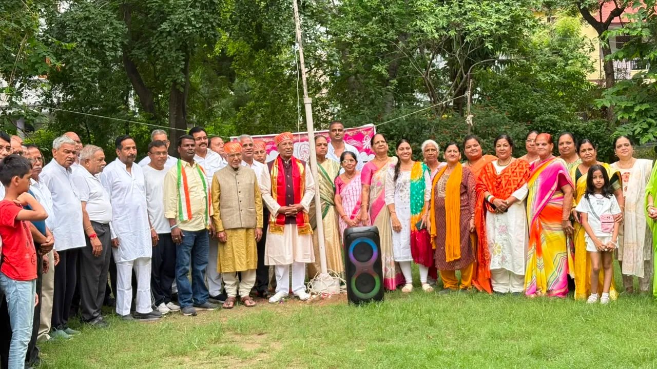 देशभक्ति के जज्बे के साथ मनाया स्वतंत्रता दिवस, पर्यावरण संरक्षण का दिया संदेश