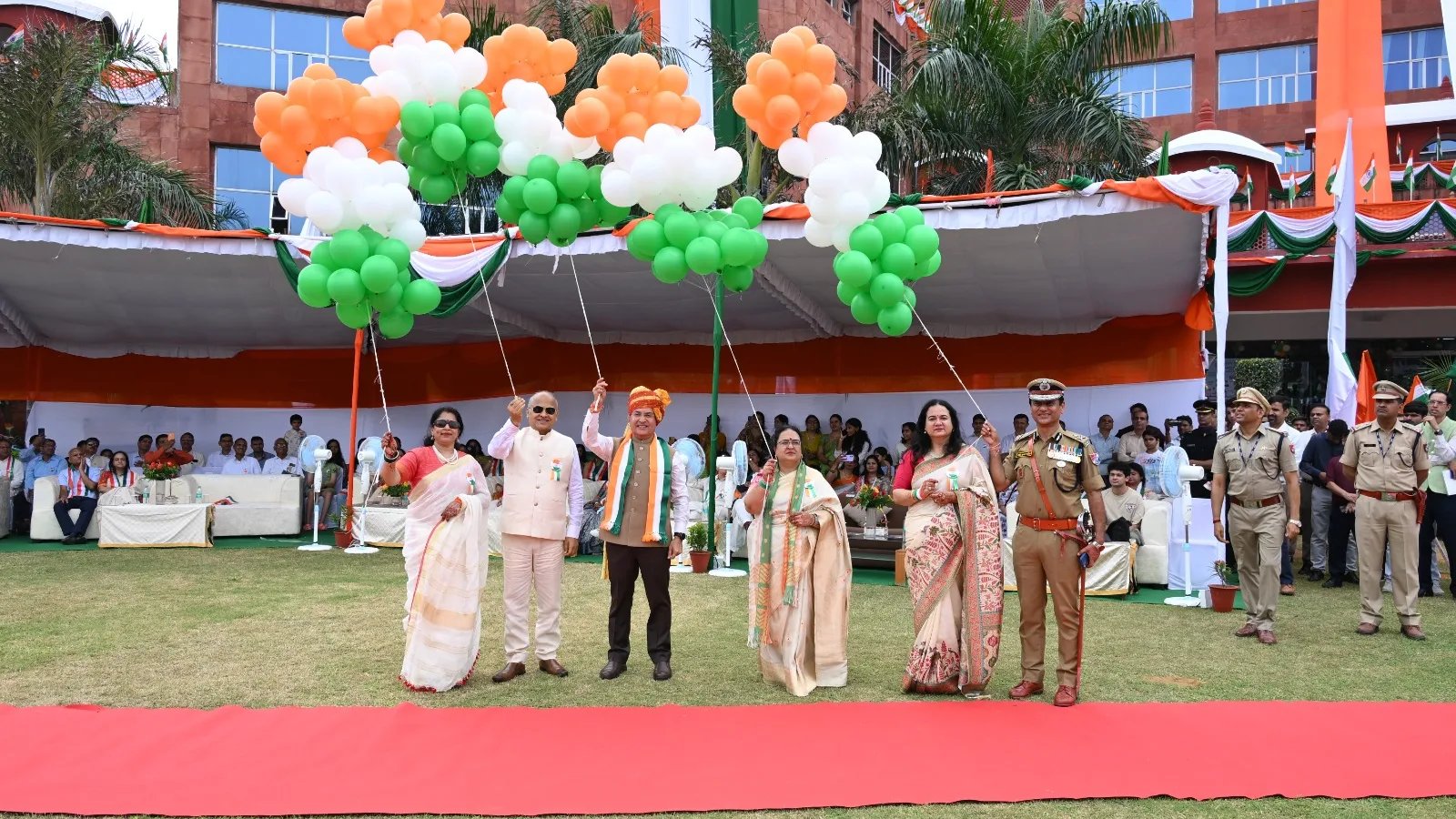 80वें स्वतंत्रता दिवस के अवसर पर उत्तर पश्चिम रेलवे मुख्यालय में महाप्रबन्धक ने किया ध्वजारोहण