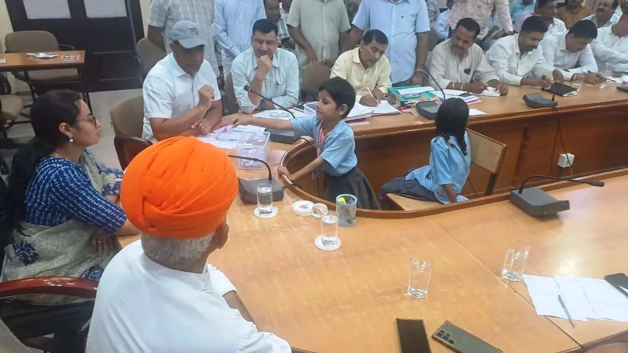 नगरपरिषद जैसलमेर एवं नगरपालिका पोकरण के वार्डो की हुई लॉटरी