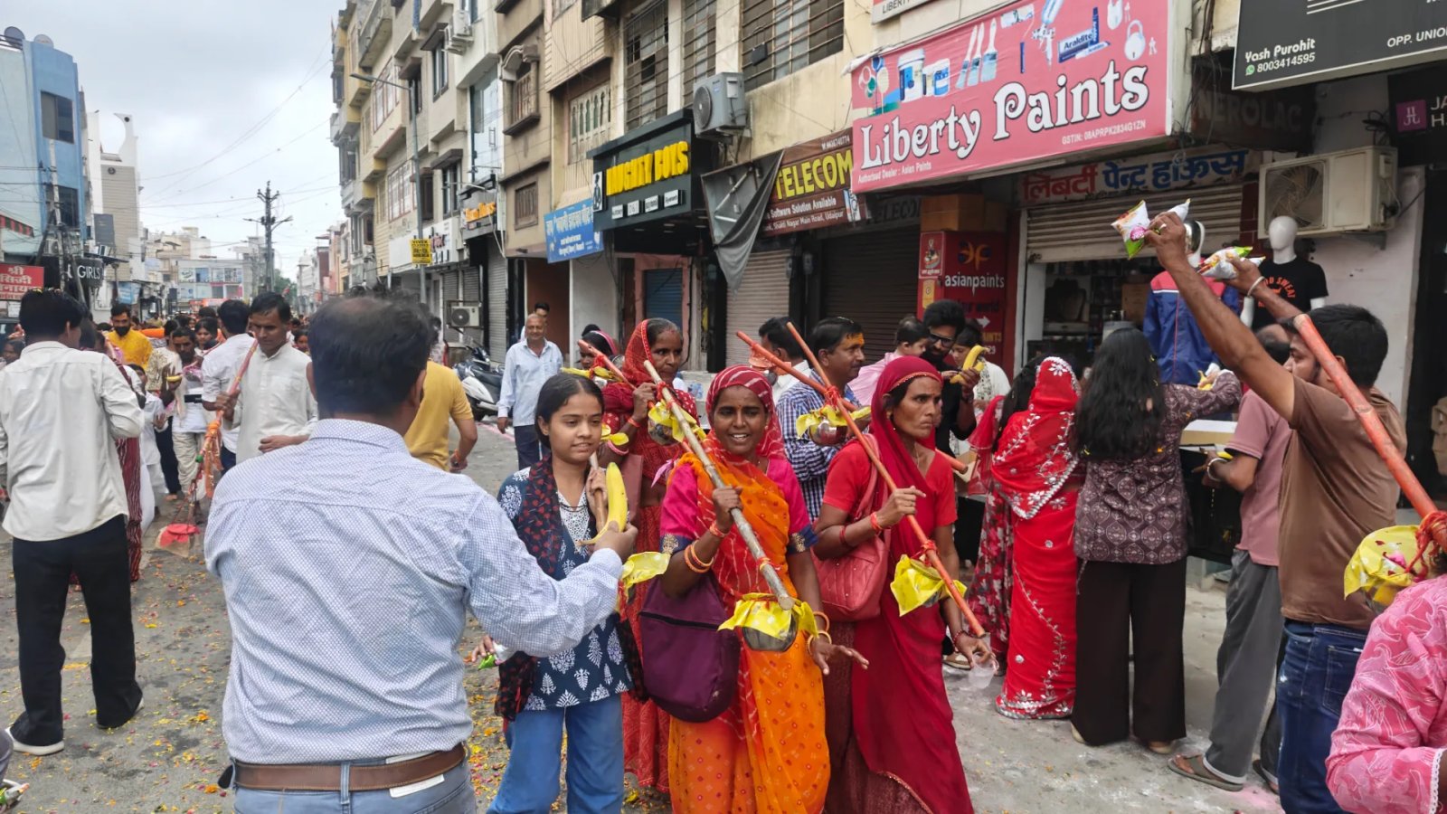 शक्तिनगर में कांवड़ यात्रा का हुआ भव्य स्वागत: पुष्प वर्षा, सेगारी प्रसाद और भजनों से गूंजा शक्तिनगर