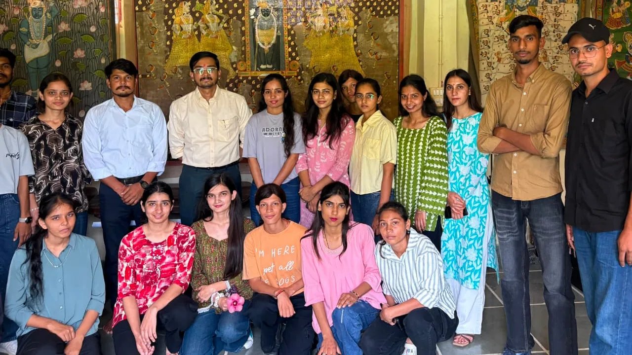 MPUAT Food Science and Nutrition Students Visit Pichwai Art Gallery