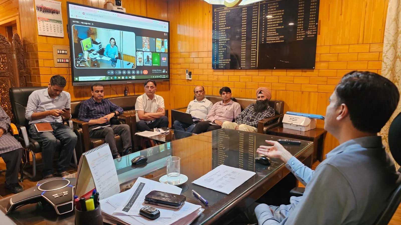 कश्मीरी सेब के रेल परिवहन को लेकर रेलवे अधिकारियों द्वारा निदेशक बागवानी के साथ बैठक आयोजित