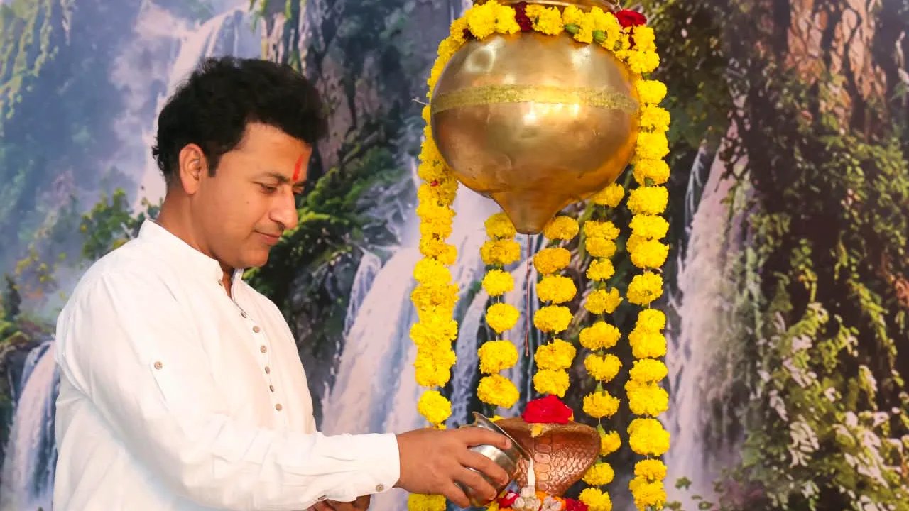 सुनना सीखने से व्यक्ति तरता है: प्रशांत अग्रवाल