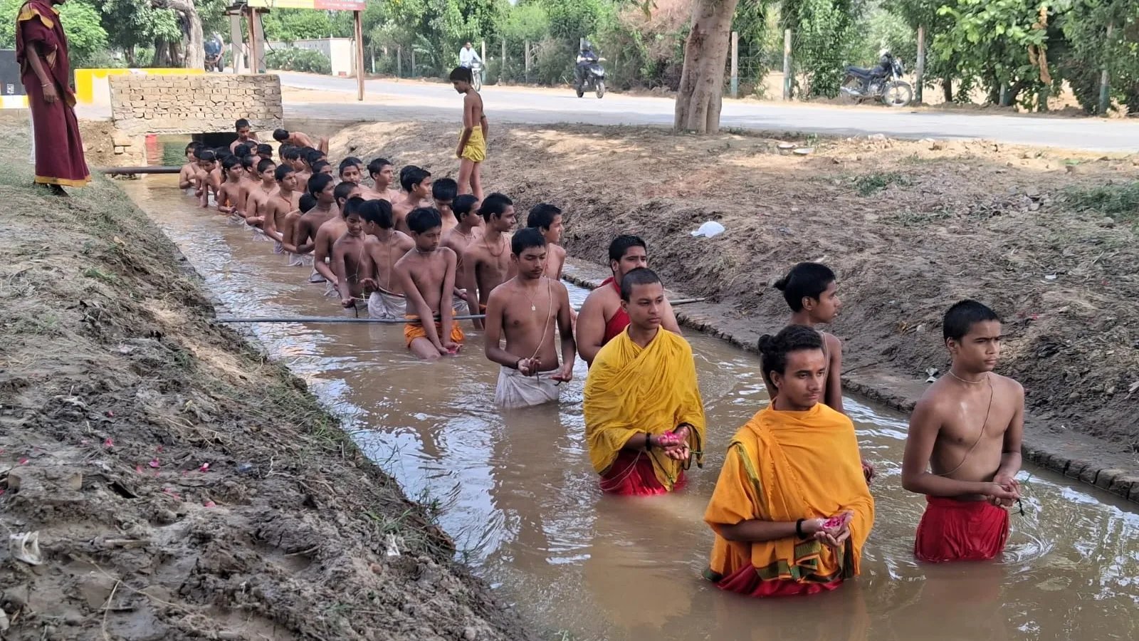 श्रीधर्मसंघ संस्कृत विद्यालय में श्रद्धापूर्वक संपन्न हुआ श्रावणी उपाकर्म