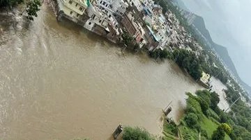 झीलों की नगरी में बह रहा ‘गटर का पानी’! उदयपुर की झीलों पर मंडरा रहा बड़ा संकट