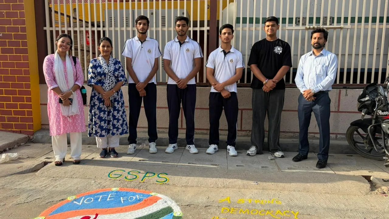 रंगोली के माध्यम से दिया मतदान जागरूकता का संदेश