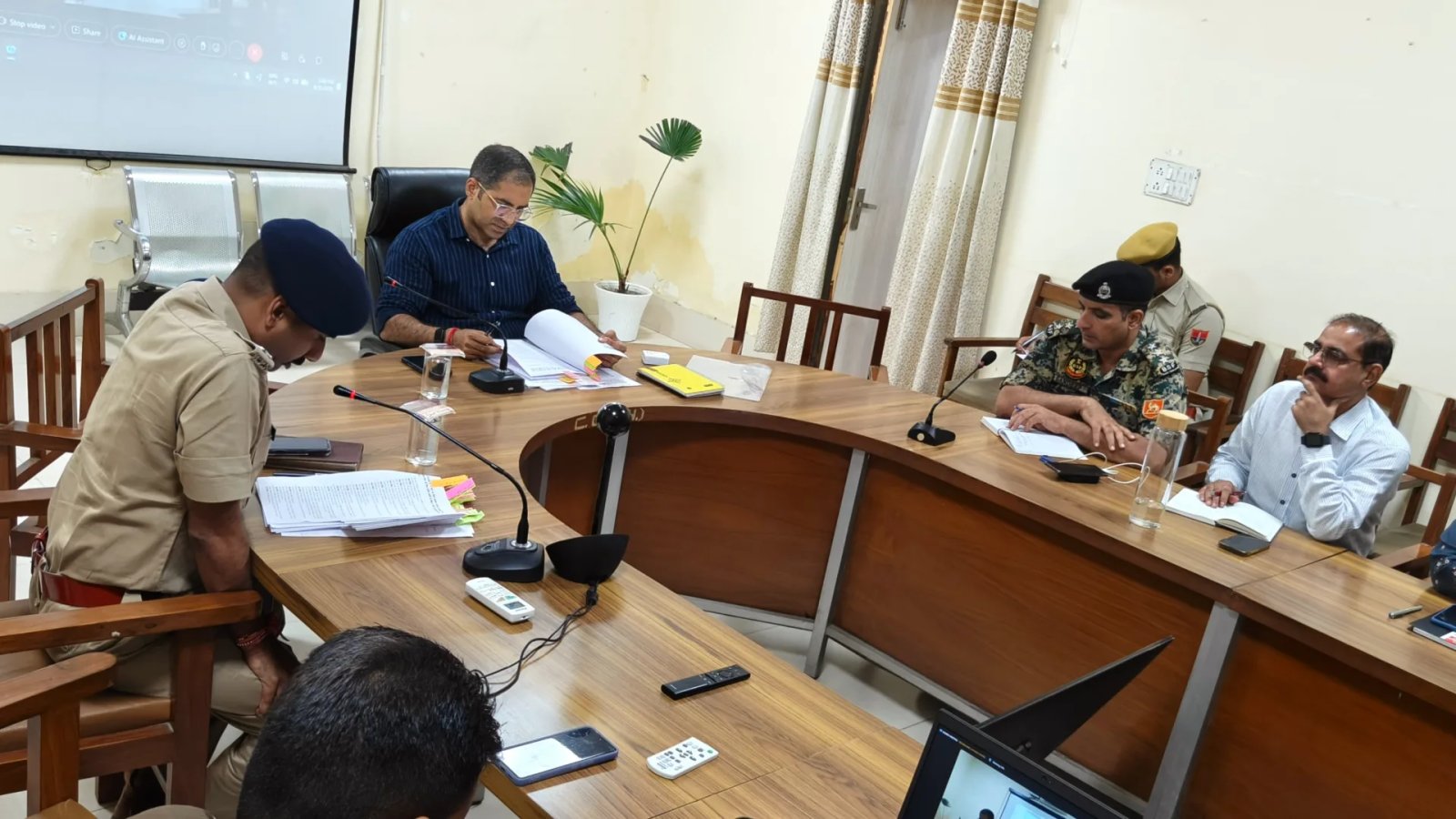 नशे के कारोबार पर सख्ती, विभागों को संयुक्त कार्रवाई के निर्देश