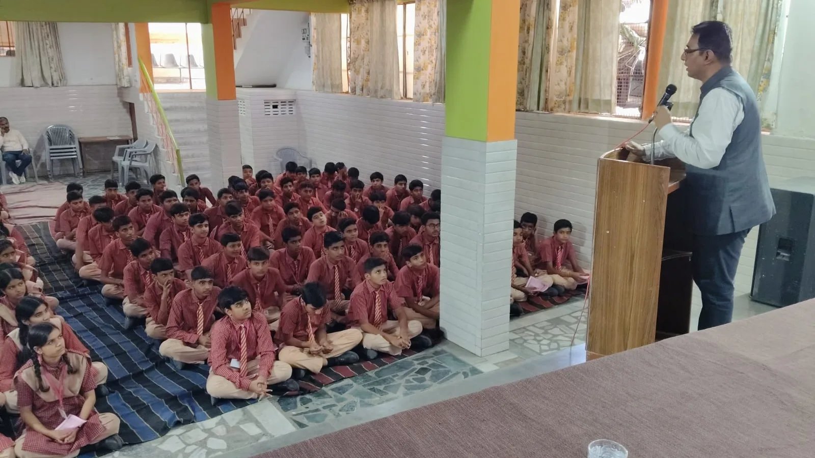 38 न्यायिक अधिकारी पहुंचे स्कूलों में, बच्चों को किया जागरूक
