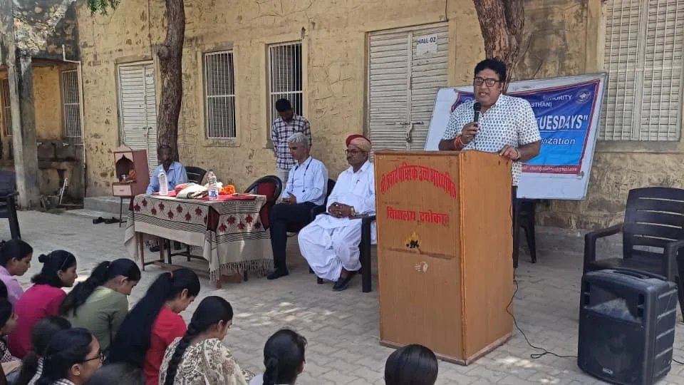 अजनबी से सावधान - मना करो, दूर जाओ, बताओ।
