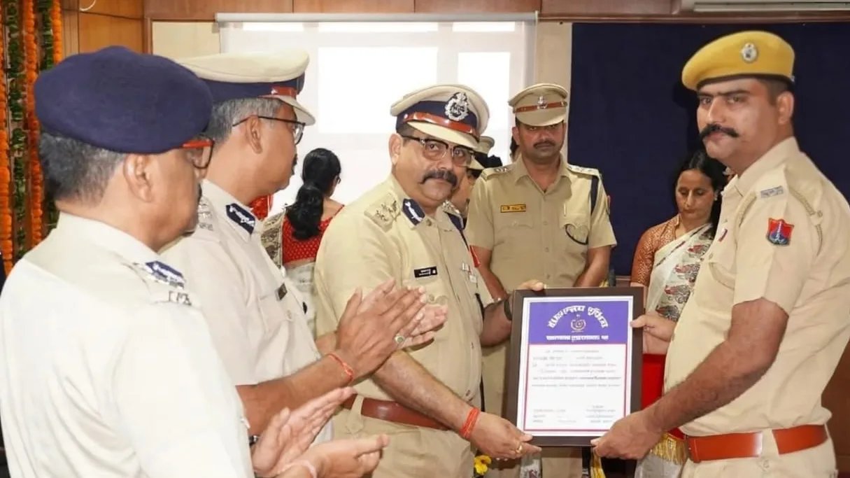 पुलिस महानिदेशक पदक से सम्मानित हुए हेड कांस्टेबल अरविंद सिंह देवड़ा