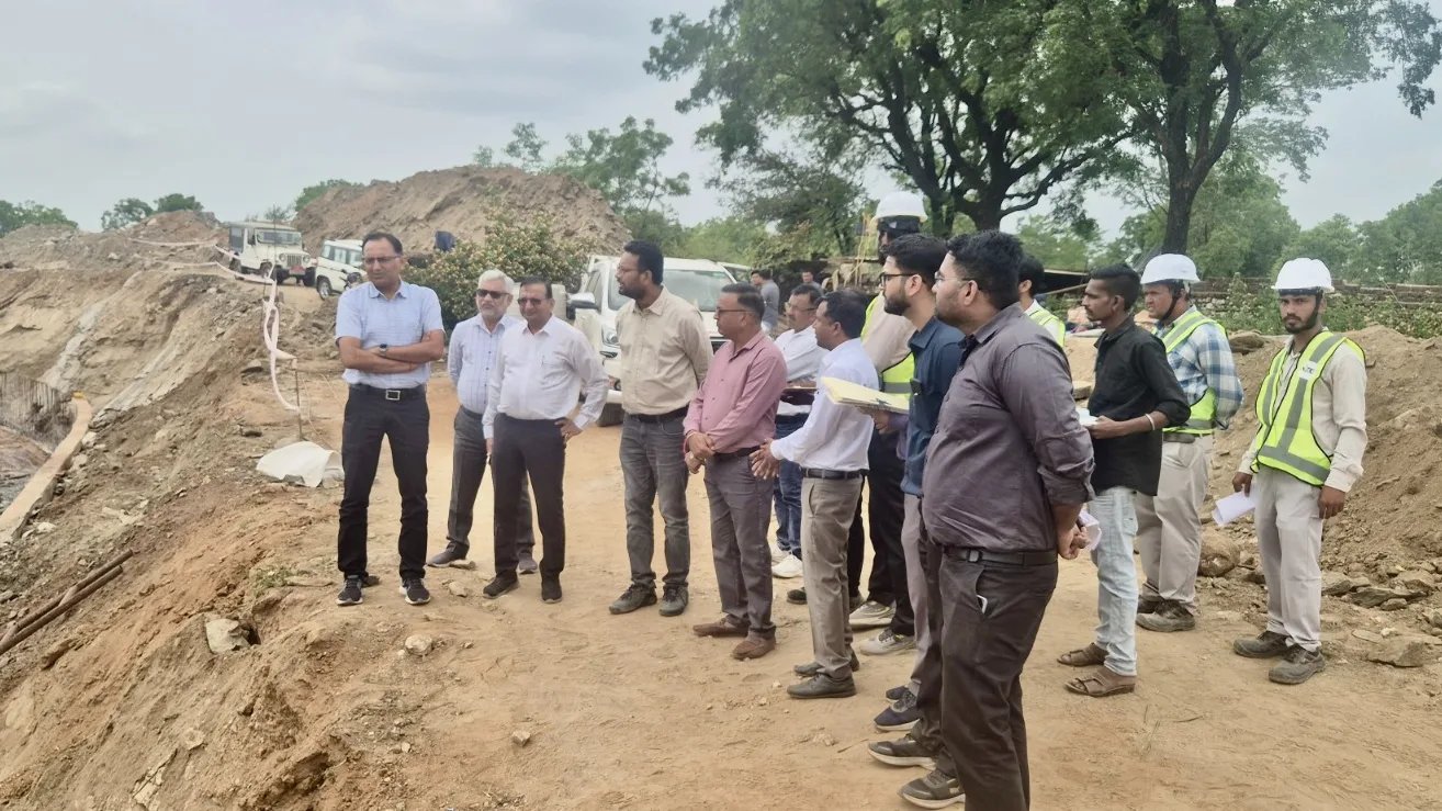 मुख्य अभियंता ने किया बागोलिया फीडर निर्माण कार्य का निरीक्षण
