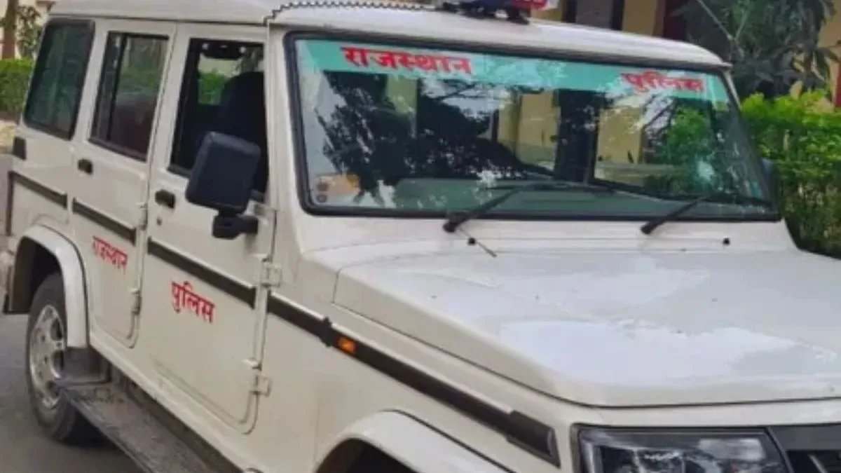 Chittorgarh Police Go Undercover: Cops Pose as Confectioners, Priests and Auto Drivers to Nab Criminals