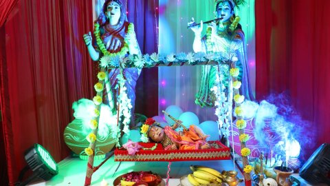 ‘नंद के आनंद भयो’, मटकी फोड़ ने बांधा समां