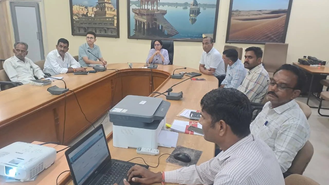 ईवीएम का मतदान केन्द्रवार हुआ रेण्डमाईजेशन