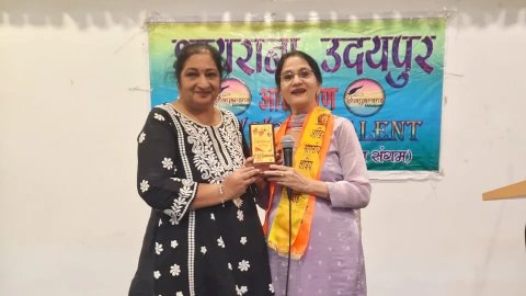 शायरी, गीत और सावन की फुहार में रंगा शायराना परिवार का मिलन समारोह