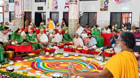 130 जोड़ों ने श्रद्धाभाव से किया उवसग्गहरं महापूजन