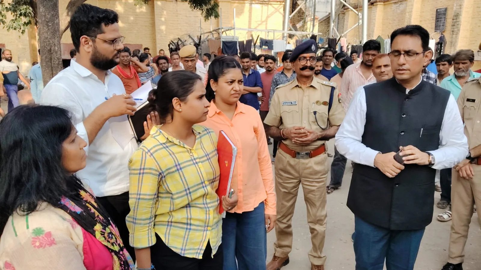 केन्द्रीय कारागृह उदयपुर एवं महिला जेल का निरीक्षण