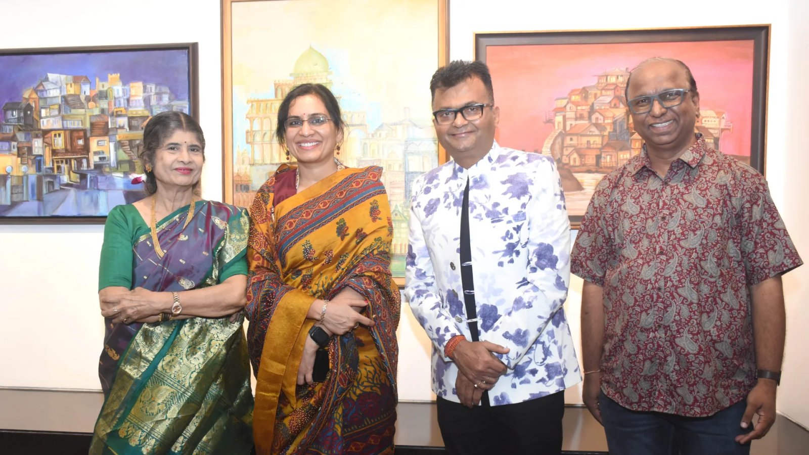 IAS Nidhi Choudhari & Dr Aneel Kashi Murarka Inaugurate Shailaja S Kamat's Art Show