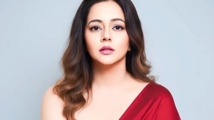 Model Swinky Mehta Set to Make Her Bollywood Debut