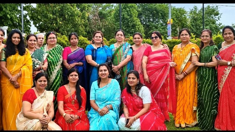 सावन उत्सव में मातृशक्ति ने बिखेरी उल्लास की छटां