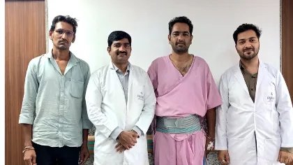 लकवे से पहले बची 34 वर्षीय बढ़ई की जिंदगी, पारस हेल्थ उदयपुर में रीढ़ से निकाली गईं 200-250 हाइडैटिड सिस्ट