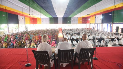 स्वाध्याय से स्वयं की पहचान और जीवन को मिलती है सही दिशाःमुनिश्री