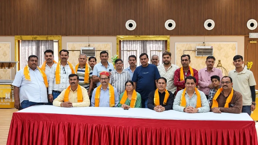 हलवाई बंधुओं के सम्मान समारोह की तैयारियों को लेकर बैठक, आयोजन को भव्य बनाने पर मंथन