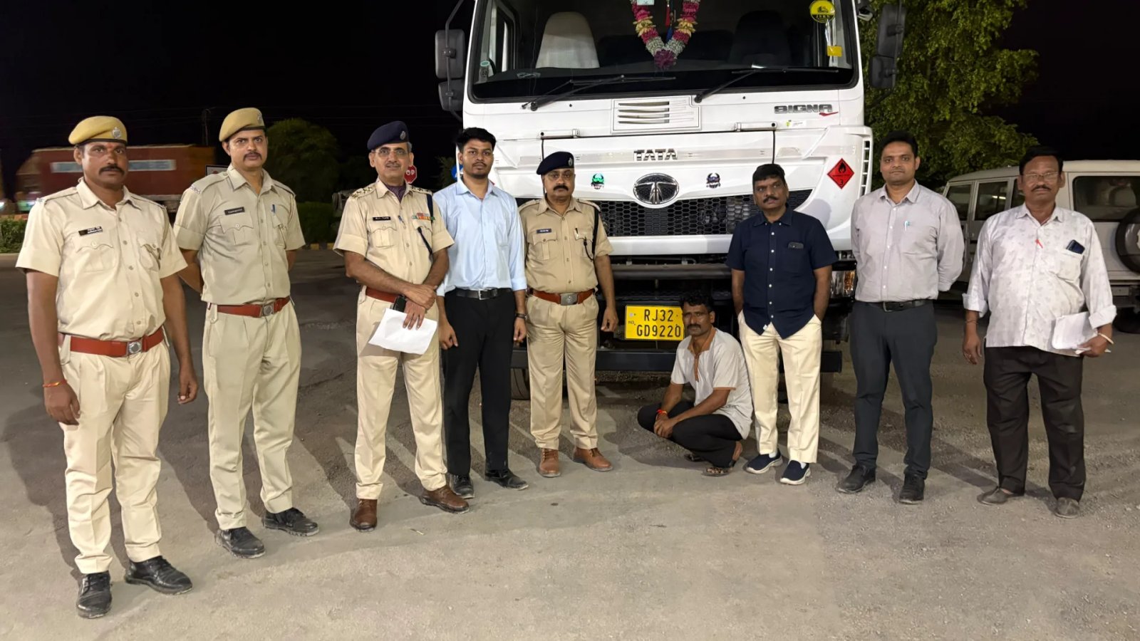 आबकारी आयुक्त के निर्देशन में चित्तौड़गढ़ में एथेनाॅल भरा टेंकर किया सीज