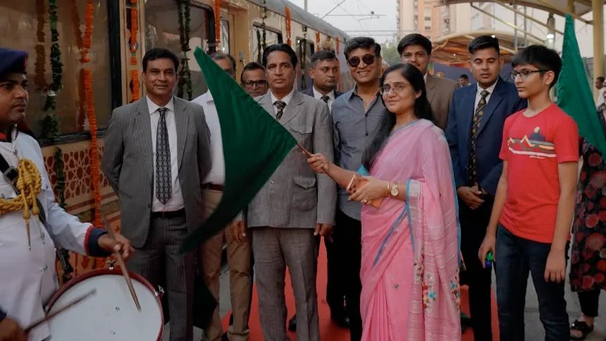 नए शाही अंदाज के साथ पैलेस ऑन व्हील्स ट्रेन पर्यटन सीजन की पहली यात्रा के लिए नई दिल्ली से रवाना