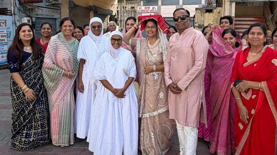 Kalpasutra Recitation Marks Third Day of Paryushan Mahaparva in Udaipur
