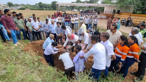 हिन्दुस्तान जिं़क द्वारा होने वाले खेल मैदान की चारदीवारी व विकास कार्य का भूमि पूजन