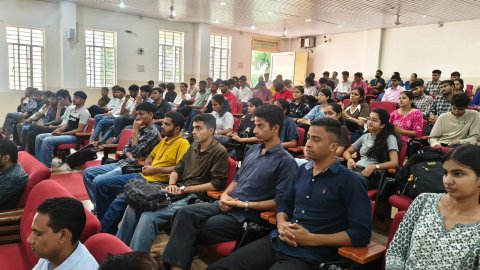 कॉलेज ऑफ टेक्नोलॉजी एंड इंजीनियरिंग में हिंदी दिवस समारोह का आयोजन