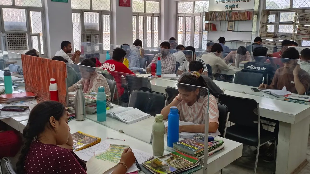 राजकीय सार्वजनिक मंडल पुस्तकालय में हिंदी दिवस पखवाड़े के तहत प्रतियोगिताएं