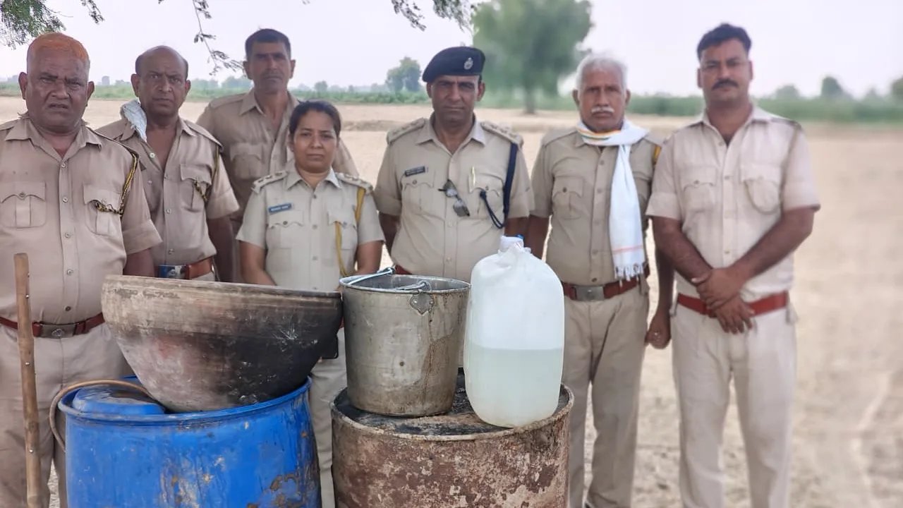 आबकारी आयुक्त के निर्देशन में कार्रवाई जारी