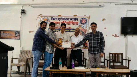 गणगौर घाट पर गूंजी दिवेर विजय की गाथा  —शौर्यपूर्ण नुक्कड़ नाटक का भव्य मंचन