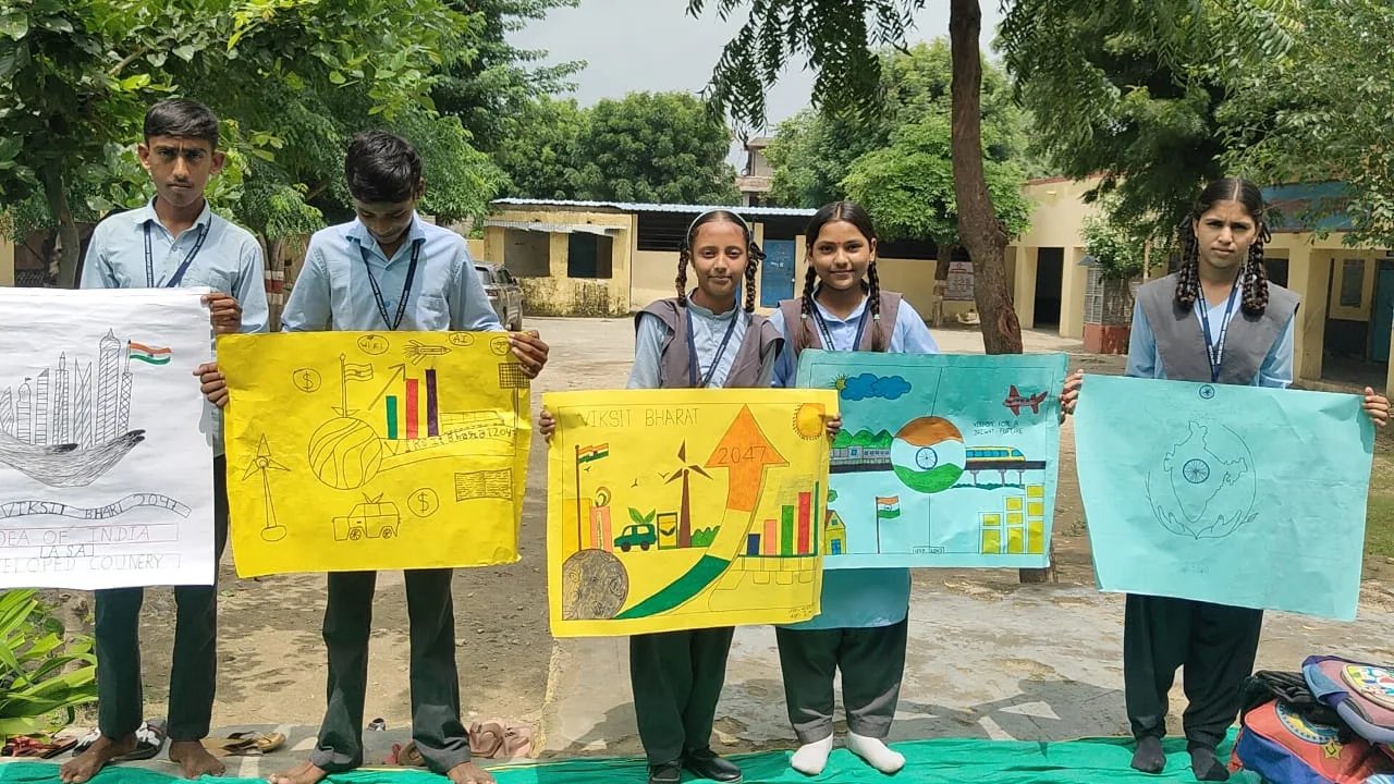 बच्चों ने कैनवास पर साकार किया विकसित भारत का सपना