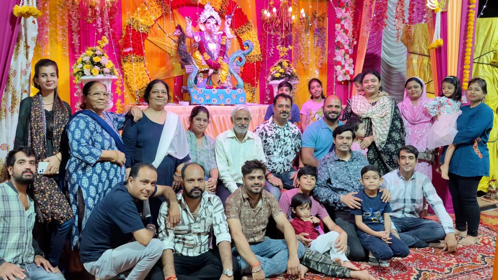 स्वास्तिक ग्रुप के द्वारा भव्य गणेशोत्सव आयोजित