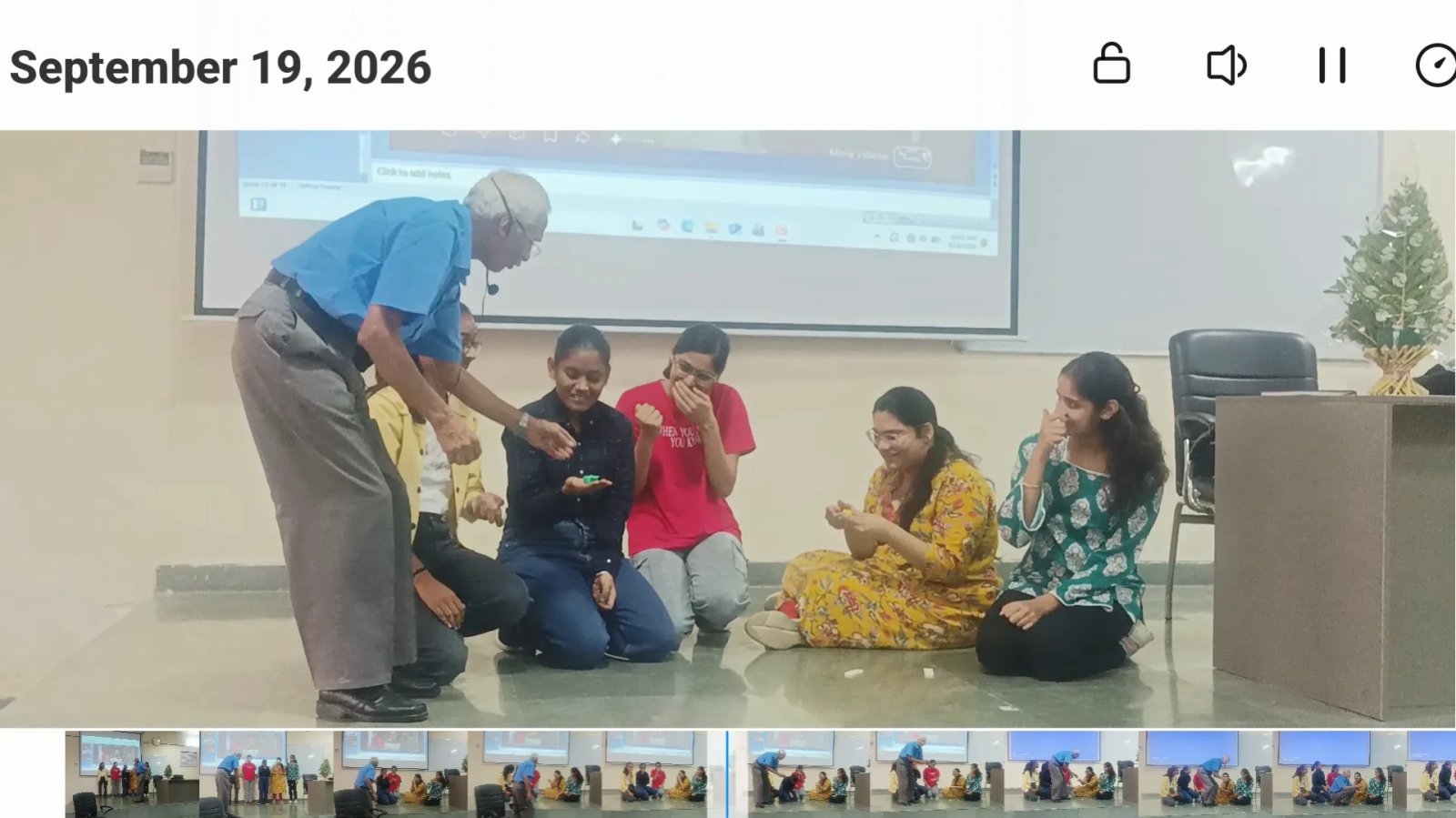 मानव देह पहला साइलेंट टीचर