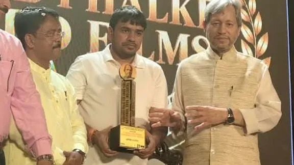 DPIAF Kolkata 2026: Tirath Singh Rawat and Ashok Kirtania Felicitate Bhojpuri Film Promoter Sanjay Bhushan Patiyala