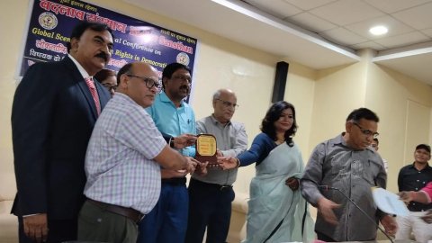 डॉ. राजेश चंद्र कुमावत को लाइफटाइम अचीवमेंट अवार्ड