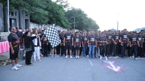 स्वास्थ्य व पर्यावरण संरक्षण का संदेश लेकर 900 लोगों ने लगाई वॉक बाय द लेक में 6 किमी. की दौड़