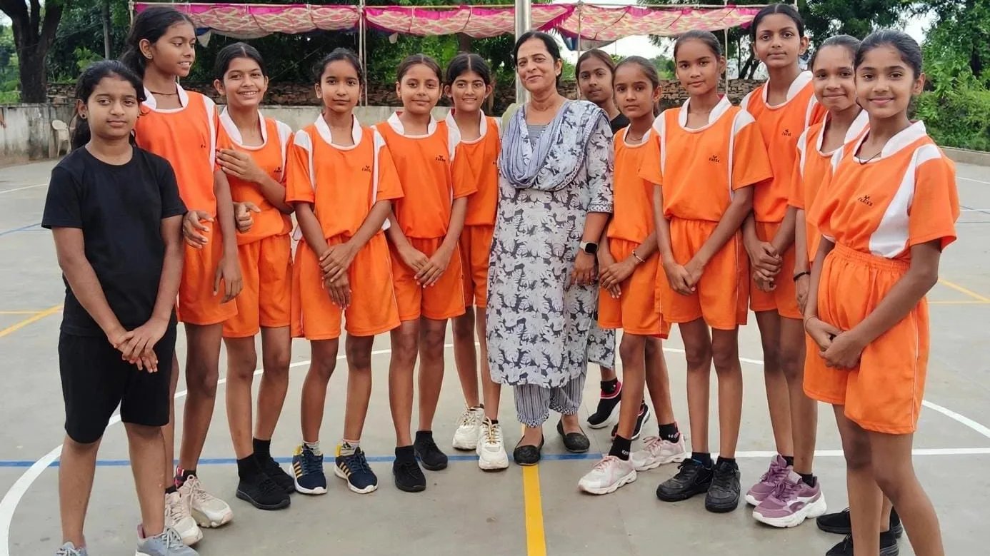 बरसात में भी नहीं डिगा हौसलाः रा.उ.मा.वि. गुपड़ा की नेटबॉल टीम ने सेमीफाइनल में मारी एंट्री