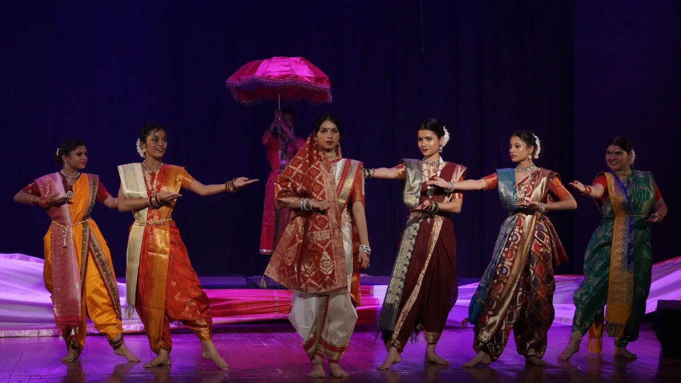 बाल रंग उत्सव के समापन दिवस पर बच्चों ने मंच पर सजाई ‘युगधारा’ और ‘अहिल्याबाई’ की कहानी