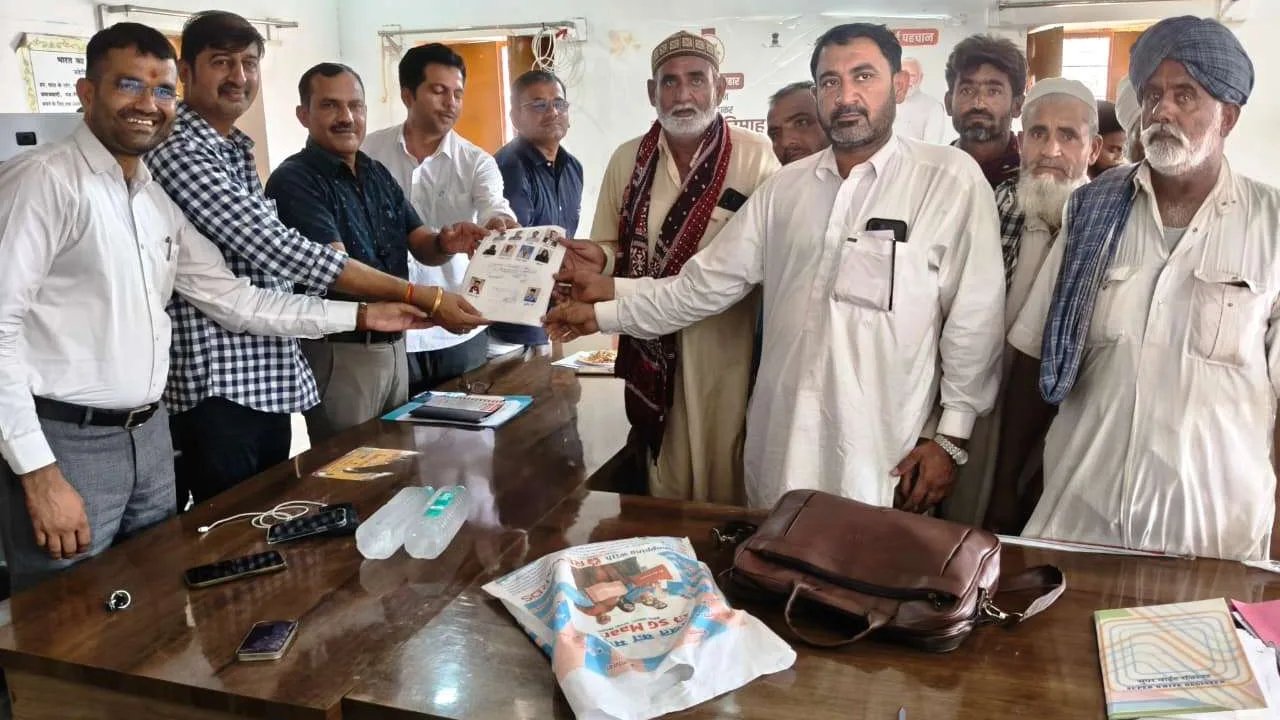 आपसी सहमति से जमीन का बंटवारा, वर्षों की उलझन हुई दूर खिले चेहरे