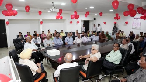 गीतांजली हॉस्पिटल में विश्व हृदय दिवस पर वरिष्ठ नागरिकों को मिला स्वस्थ हृदय का संदेश