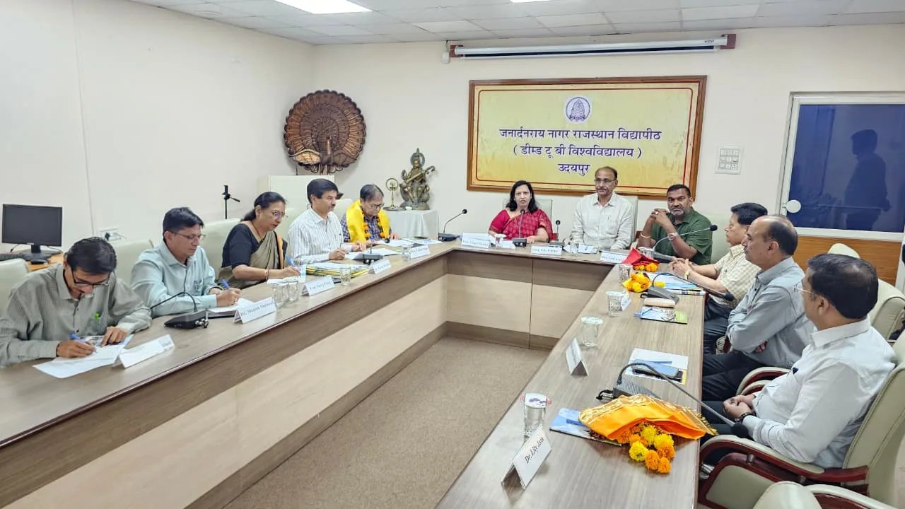 विद्यापीठ -एग्जीक्युटिव कौंसिल की बैठक सम्पन्न नवनियुक्त सदस्योें का किया सम्मान