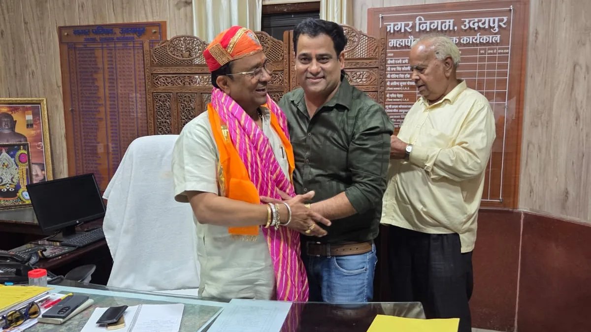 Shakti Nagar Traders’ Association Felicitates Mayor Paras Singhvi
